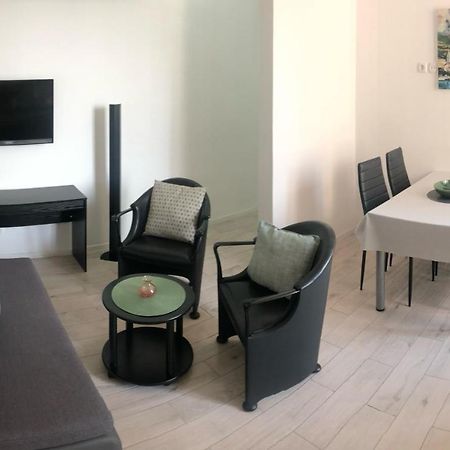 Apartman Tijana Apartamento Makarska Exterior foto