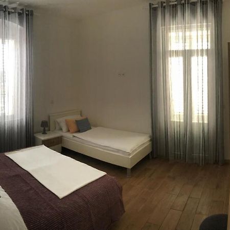 Apartman Tijana Apartamento Makarska Exterior foto